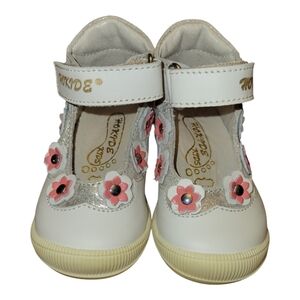 3-6 months Girl  leather shoes Cream Floral NWOT